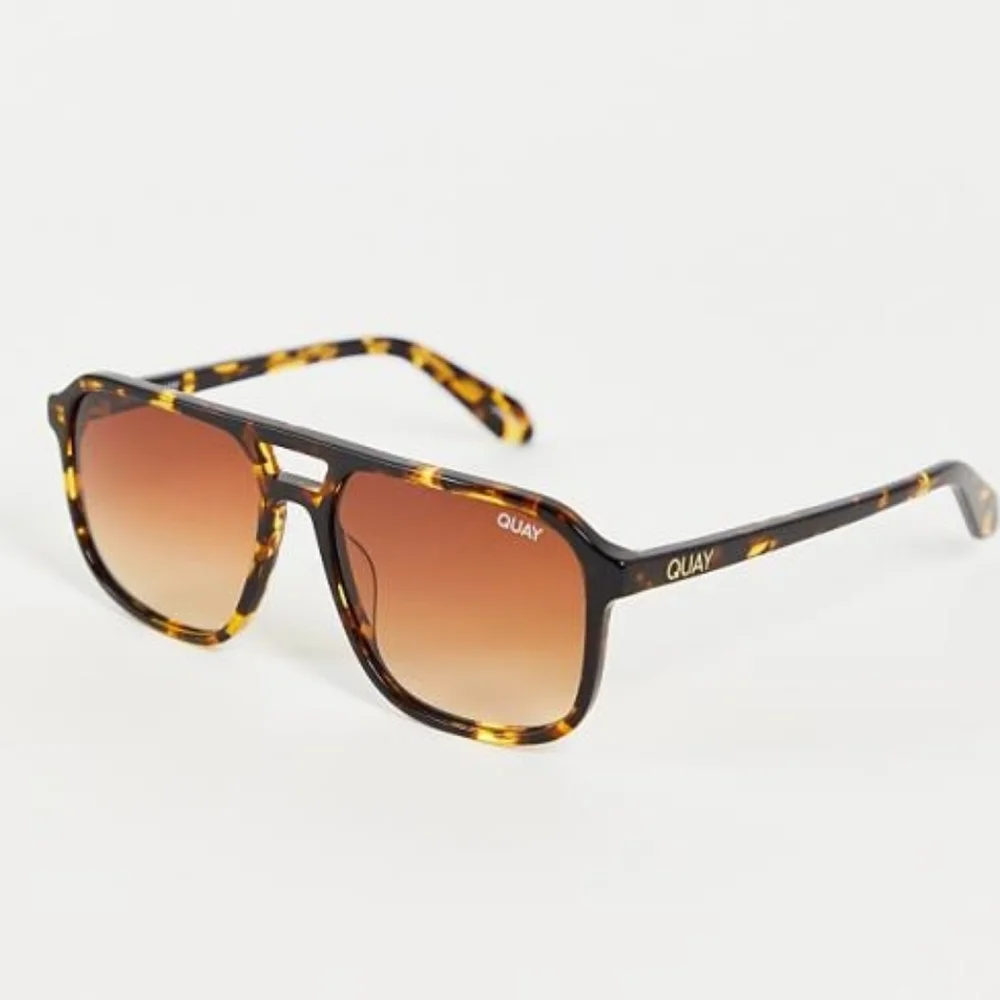 Quay On The Fly Tortoises Sunglasses - Picture 2 of 3